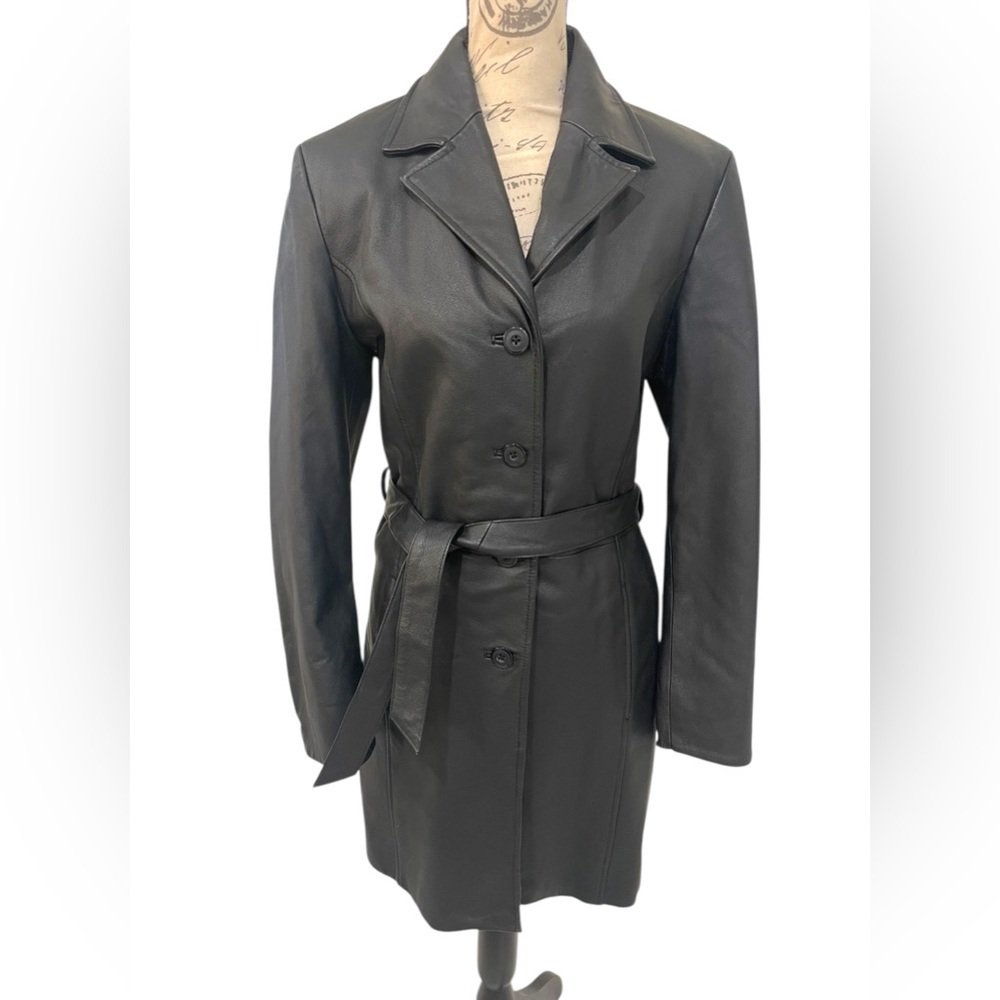 Black Leather Woman’s Jacket with Notched Lapel & Tailored Fit Vintage EUC SZ S